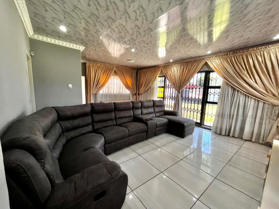 3 Bedroom Property for Sale in Rustenburg North North West